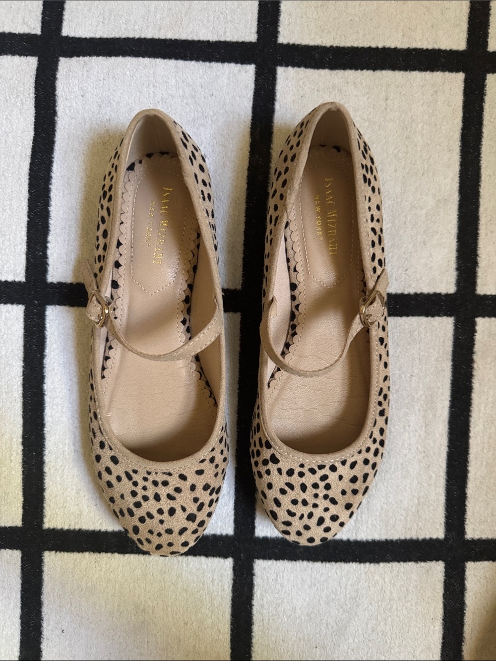 Isaac Mizrahi Tan Mary Jane Flats with Black Spot Print size 6